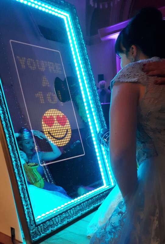 "You're a 10" animation showing on the selfie mirror screen